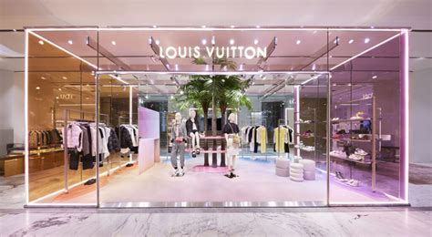 louis vuitton de bijenkorf amsterdam|Louis Vuitton Bijenkorf.